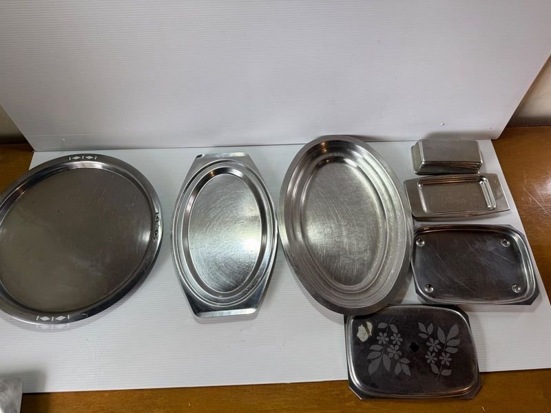 Lote de Fuentes, Mantequera y Dulcera de Acero Inoxidable