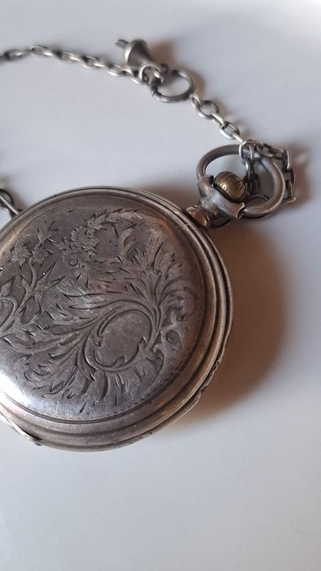 Reloj de bolsillo plata con cadena en mal estado - imagen 4