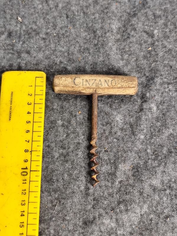 Sacacorchos Antiguo Cinzano de Madera y Metal