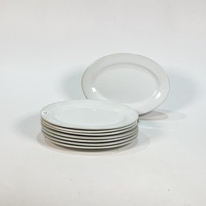 Juego de 8 Fuentes Ovales de Loza Blanca - imagen 1