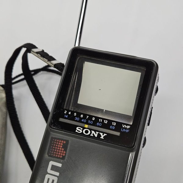 Sony Exclusivo Watchman, Radio Portátil con LCD y Antena - imagen 3