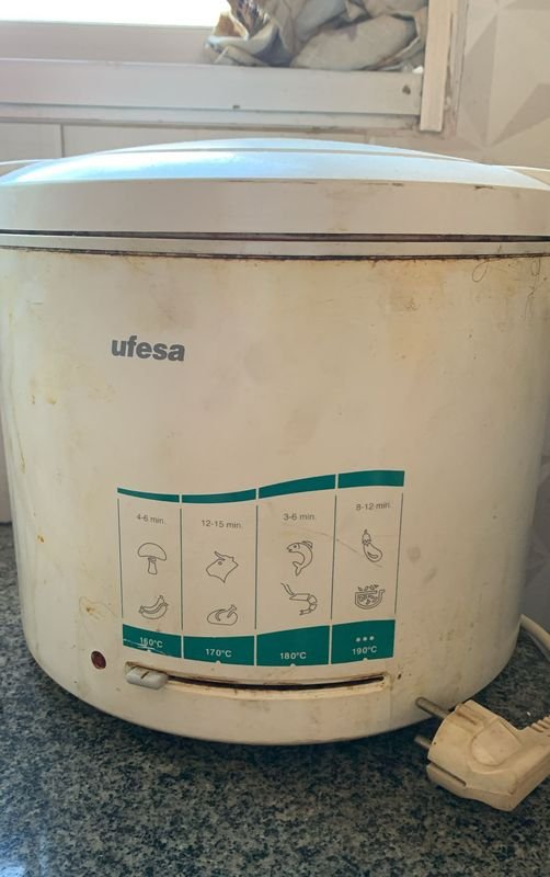 Freidora de aceite marca UFESA - Electrodomésticos - imagen 2