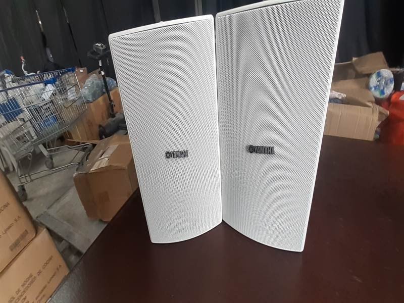 Parlantes Yamaha Blancos