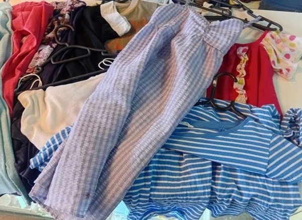 Ropa de mujer variada y estilos - imagen 3