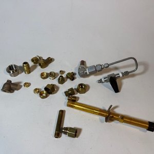 Lote de Uniones y Conectores Varios en Bronce y Metal - imagen 1