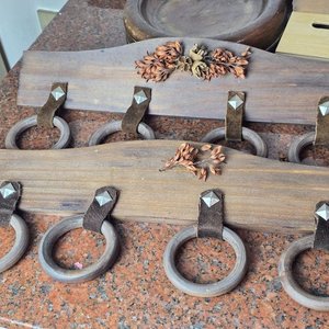 Lote Variado de Objetos Decorativos y Utilitarios en Madera y Metal - imagen 2