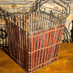 Porta Lámpara Colgante de Madera y Metal con Detalles - imagen 2