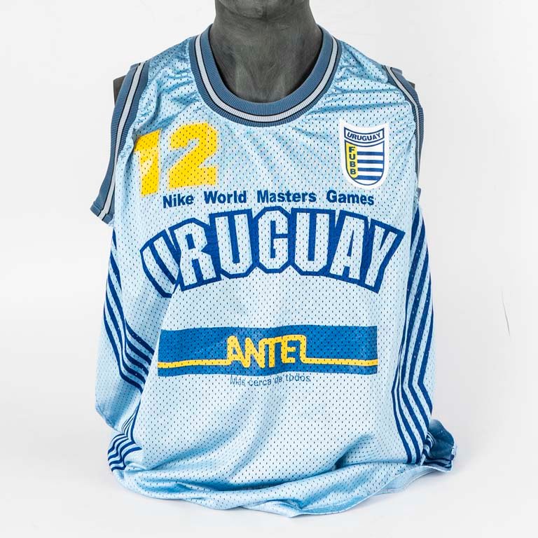Lote siguiente: Camiseta de baloncesto de la selección de Uruguay