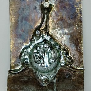 Águeda Dicancro Obra Abstracta en Vitrofusión con Relieves y Tonos Espejados - imagen 2