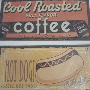 Lote de 8 Chapas Vintage: Montevideo, Uruguay, Coffee, Hot Dog, Pirelli y Warsteiner - imagen 4