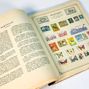 Álbum Clasificador de Sellos de Varios Países con Decoración de Sellos - imagen 2