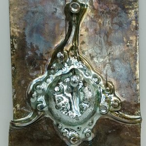 Águeda Dicancro Obra Abstracta en Vitrofusión con Relieves y Tonos Espejados - imagen 6