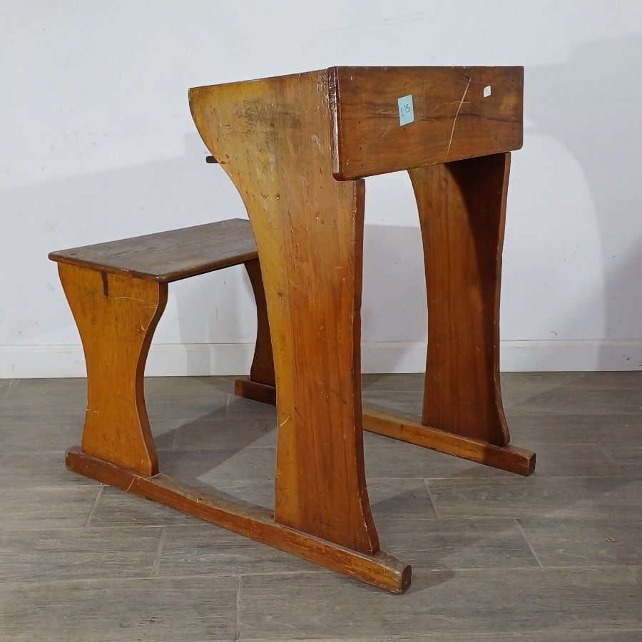 Pupitre para niños en madera, le hace falta la tapa - imagen 1