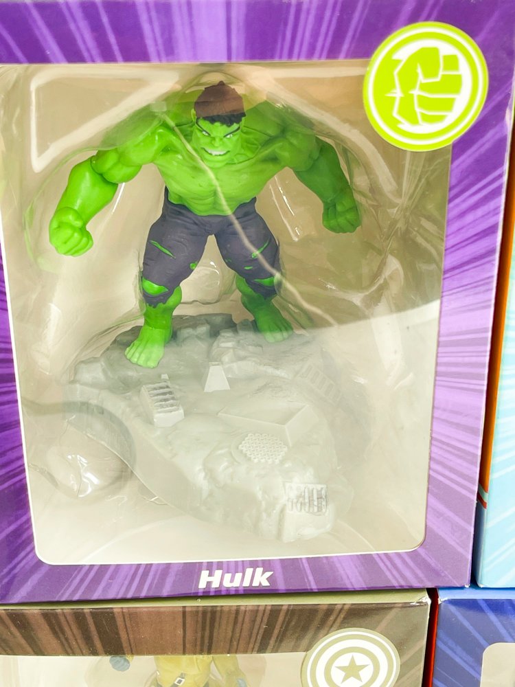 Seis Muñecos MARVEL en caja - Accesorios para Vehículos - imagen 2