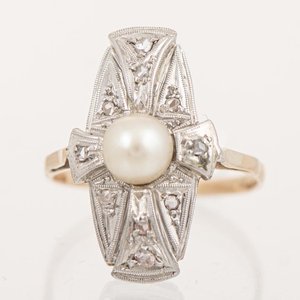 Lote anterior: Anillo de Oro 18k con Perla Central y Detalles de Diamantes