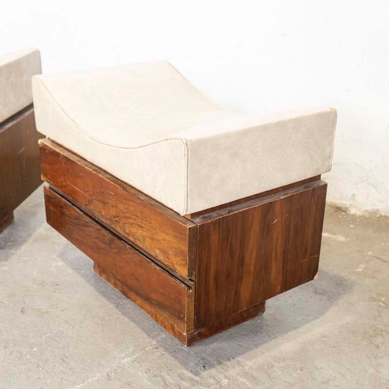Banquetas vintage estilo americanas con cajones y tapicería en cuero - imagen 2