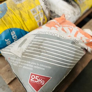 Lote de Bolsas de Pegamento Weber y Castro: 25kg y 30kg - imagen 3