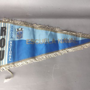 Lote anterior: Banderín Escuela Naval Armada Nacional ROU Tela con Flecos