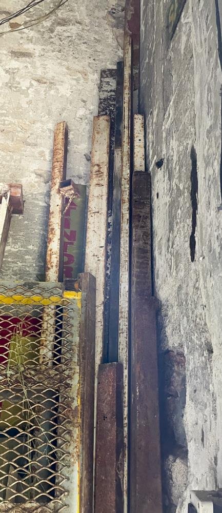 Lote de 20 Caños Cuadrados Metálicos Oxidados - imagen 1