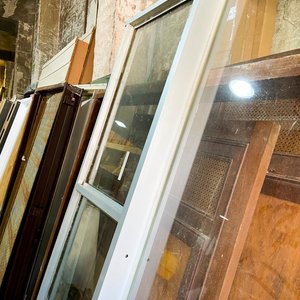 Dos Ventanas Fijas de Aluminio y Vidrio Usadas - imagen 4