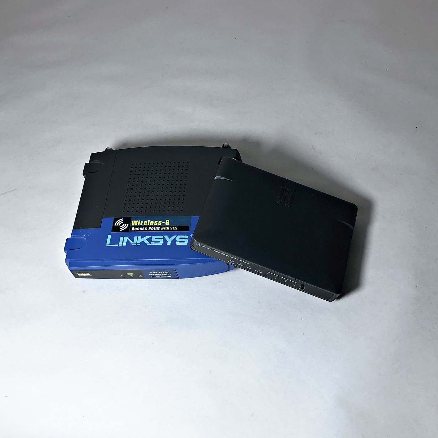 Lote de 4 Routers Inalámbricos: Linksys, TP-Link y LevelOne