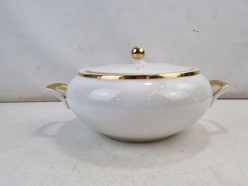 Sopera de Porcelana Blanca OLIMOS con Detalles Dorados - Industria Uruguaya
