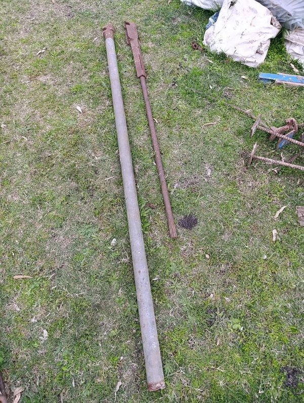 Dos Grifas para Tubería: Una de 1" y Otra de 1 1/2"