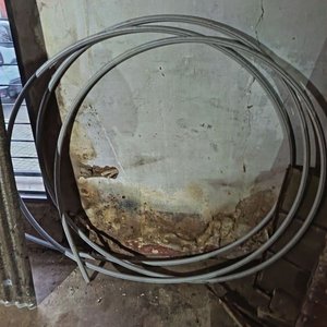 Lote de 5 Chapas Metálicas y Caño Plastiduto Gris - imagen 2