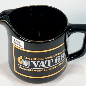 Jarra de Cerámica Negra "Vat 69" para Whisky - Medidas 11 x 10 cm - imagen 2