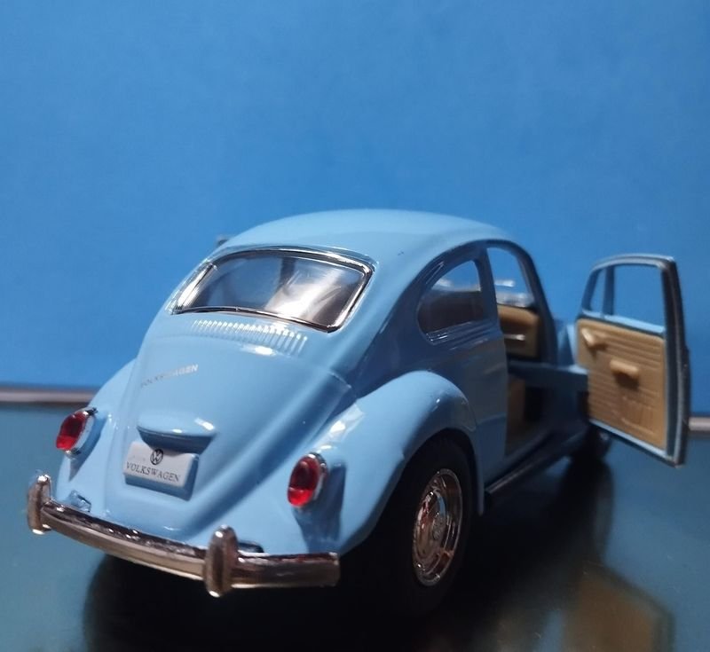 Colección de Modelo de Volkswagen Fusca 1967 en Escala 1/32 - imagen 4