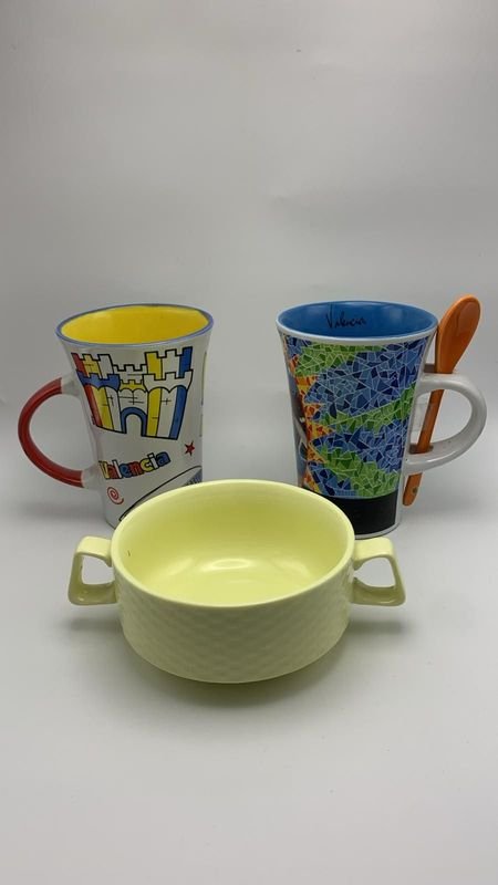 Lote siguiente: Tazas y tazon decorativas