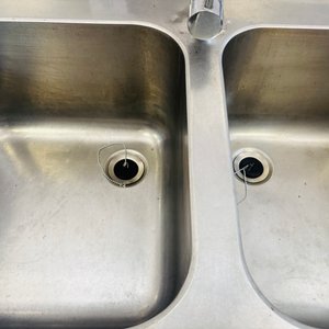 Mesada de Acero Inoxidable con Doble Bacha y Grifería - imagen 5