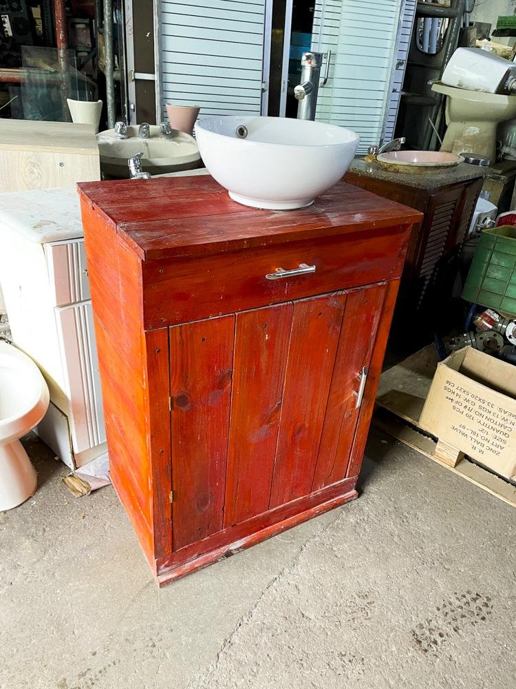 Mueble de Baño de Madera con Bacha y Grifería