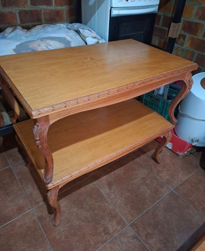 Lote anterior: Mesa de estilo en cerejeira clásica