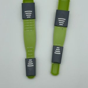 Lote siguiente: Juego de 2 Cucharas Medidoras Ajustables de Plástico Verde