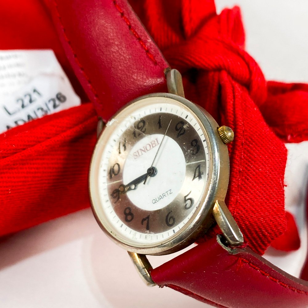 Relojes de reloj con diferentes colores y materiales - imagen 3