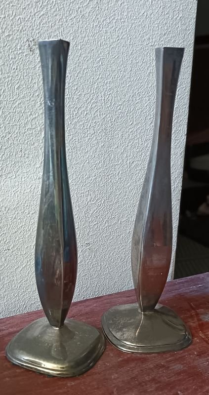 Candelabros/Floreros de Latón Plateado Antiguos
