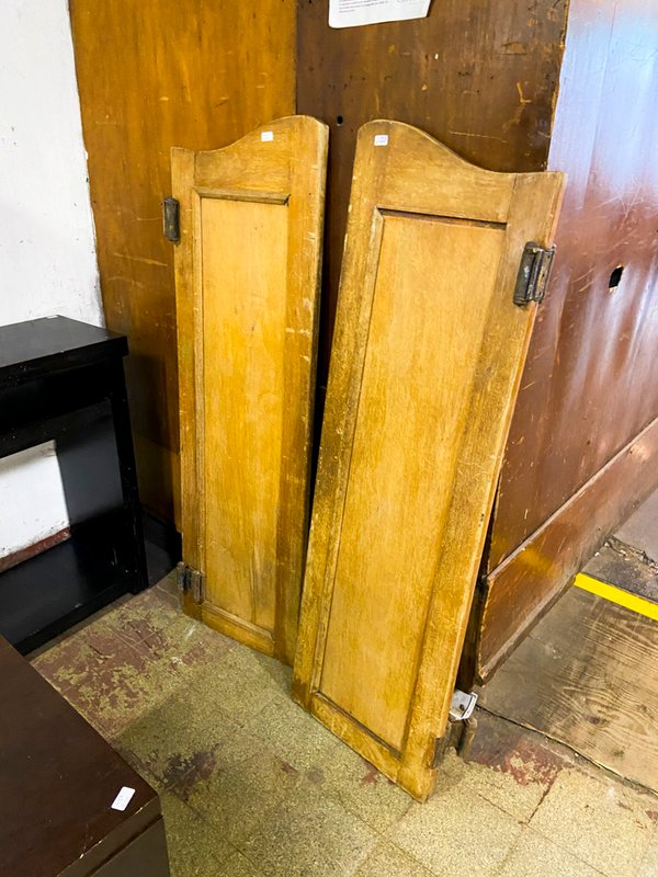 Par de Puertas de Madera Estilo Antiguo con Bisagras