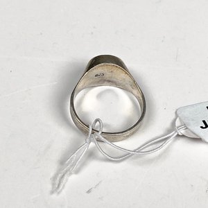 Anillo de Plata con Piedra Roja Estilo Clásico - imagen 4