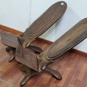 Par de Sillas Plegables Coloniales de Madera Tallada - imagen 5