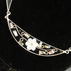 Dos Collares: Perlas Negras y Gargantilla Alpaca con Nácar y Esmalte - imagen 7