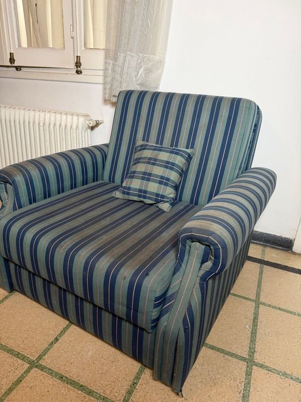 Sillón Cama Tapizado en Tela Rayada