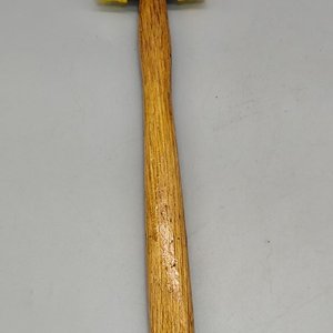Martillo de Goma Amarillo con Mango de Madera - imagen 5