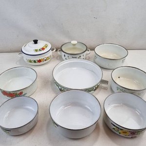 Lote de 9 Piezas de Ollas y Sartenes Enlozadas con Diseños Florales - imagen 1
