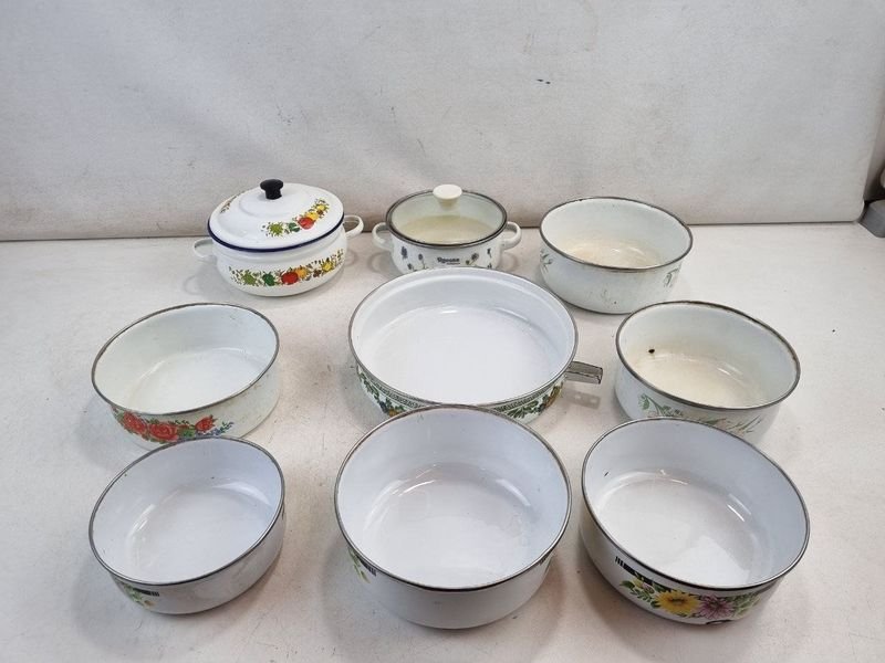 Lote de 9 Piezas de Ollas y Sartenes Enlozadas con Diseños Florales