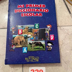 Lote siguiente: Mi Primer Diccionario Escolar Ilustrado Español-Inglés con Apéndice Temático