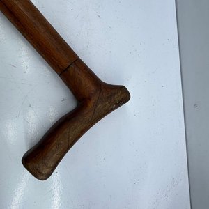 Bastón de Madera Clásico con Empuñadura Curva - imagen 7