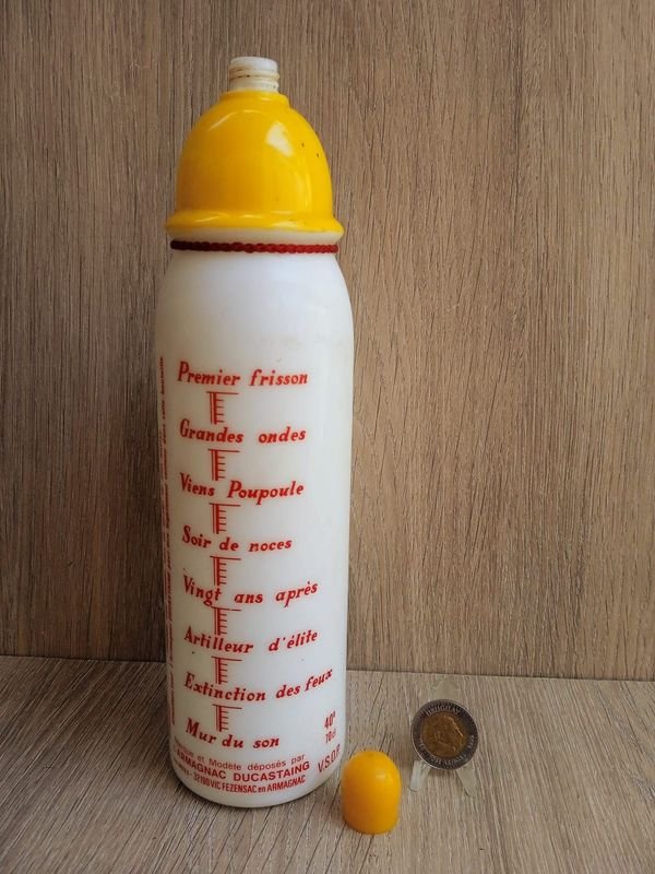 Botella de Brandy Opalina del Año 1960 con Etiqueta Original - imagen 2