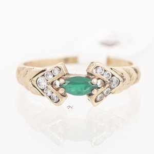 Lote siguiente: Anillo de Oro con Crisopacio y Circonias Talla 17.5 mm