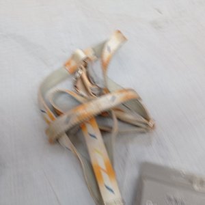 Trece piezas: 2 bozales, pala, correa y cinto portaobjetos para hacer ejercicio. - imagen 4